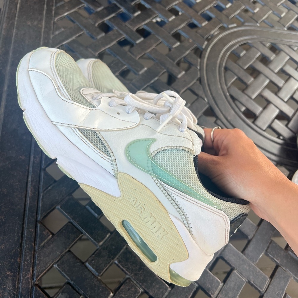 Nike air max shoes size 6 Y